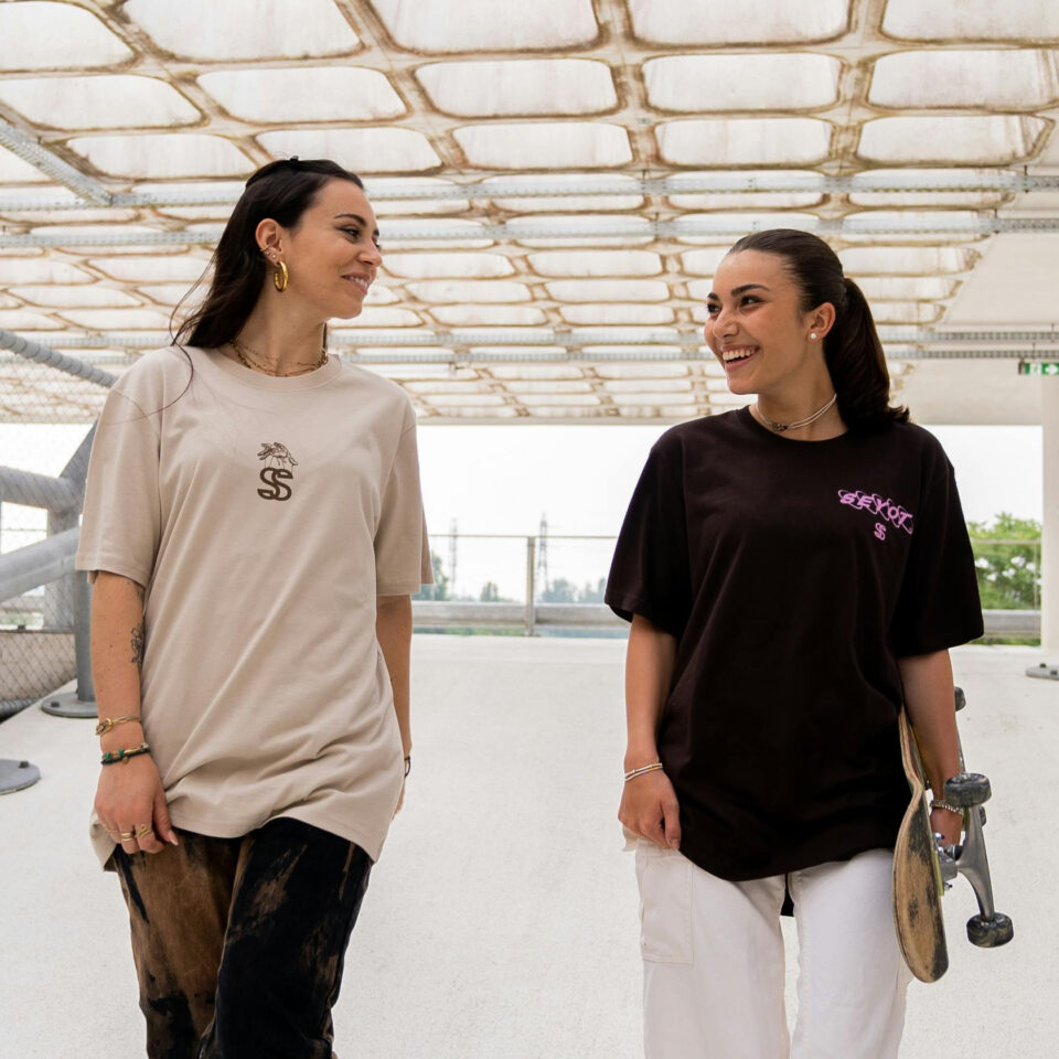 Tricoul de damă: piesa aia simplă care de fapt nu e deloc simplă